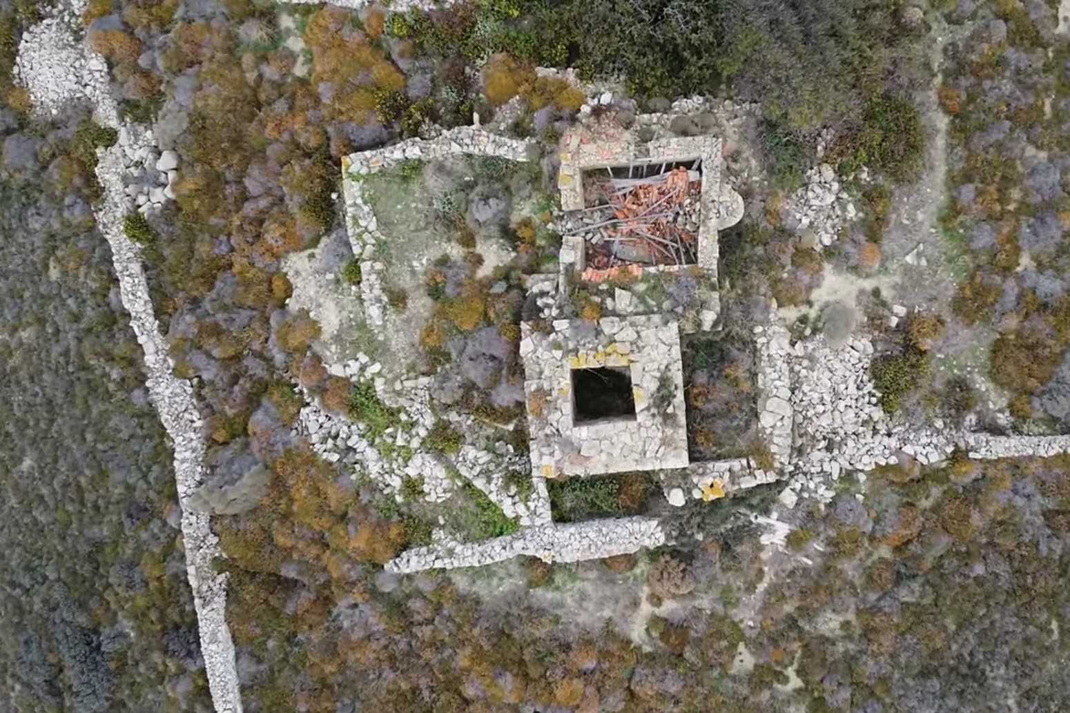 the complex with the tower next to the fortification